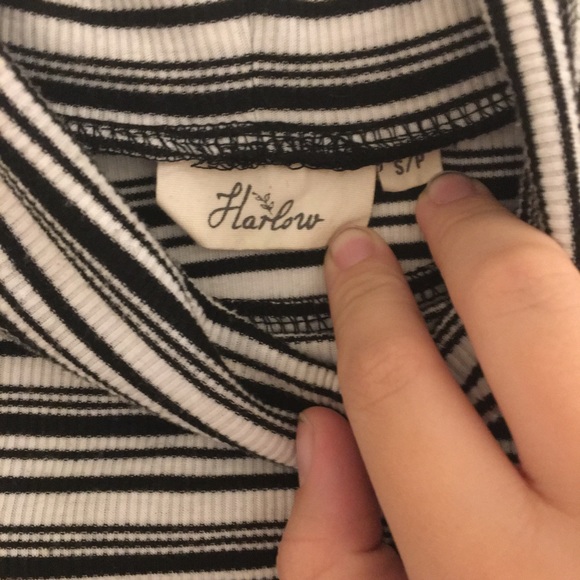 Stripped black and white turtleneck - Picture 4 of 4